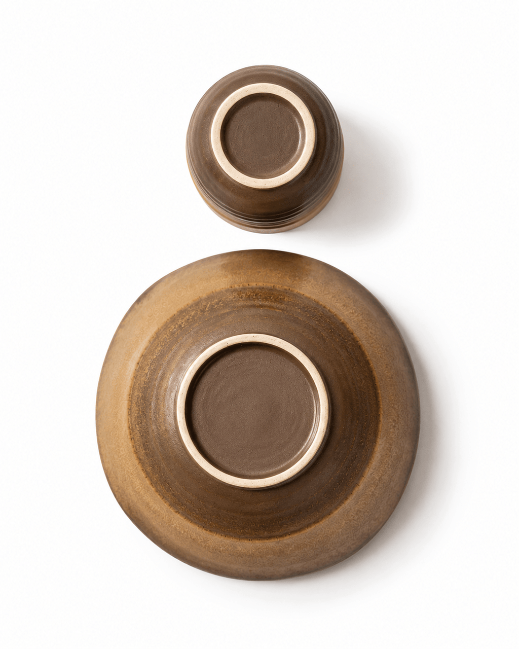 handmade-ceramic-cup-bowl-bottom-view-foot-rings